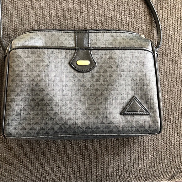 LIZ CLAIBORNE Black Crossbody Bag 1980s vintage fun! - Picture 3 of 13